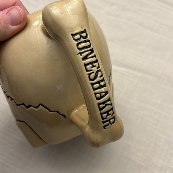 Bone shaker skull mug - Picture 5 of 5